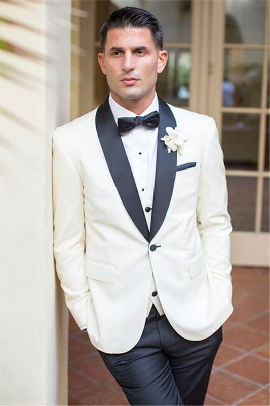 Design White Groomsmen Suits | Bespoke Three Pieces Wedding Tuxedos ...