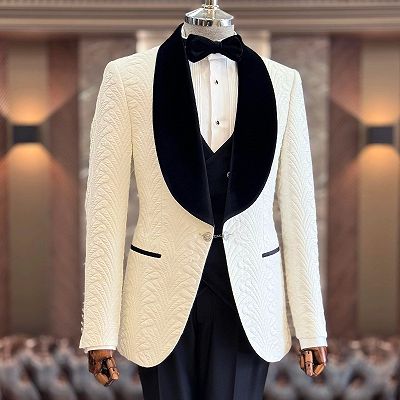 Mick Classical White Jacquard Three Pieces Wedding Suits With Black Lapel