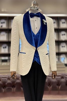Miles Fancy White Jacquard Three Pieces Wedding Suits With Royal Blue Lapel_1