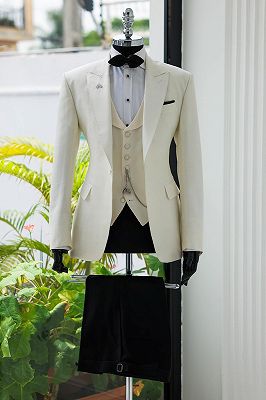 Reilly Ivory Peaked Lapel Three Pieces Prom Suits