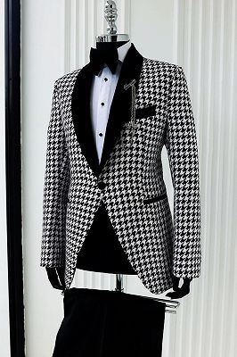 Roderick White Plaid Shawl Lapel Wedding Suits_3