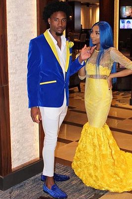 Yale Royal Blue Velvet Prom Suits With Yellow Shawl Lapel_1