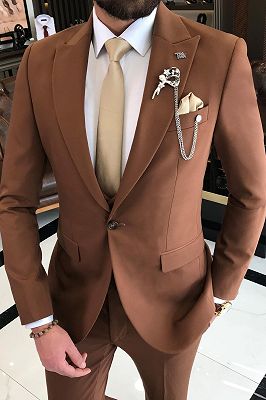 Ahern Caramel Peaked Lapel One Button Three Pieces Business Suits_1